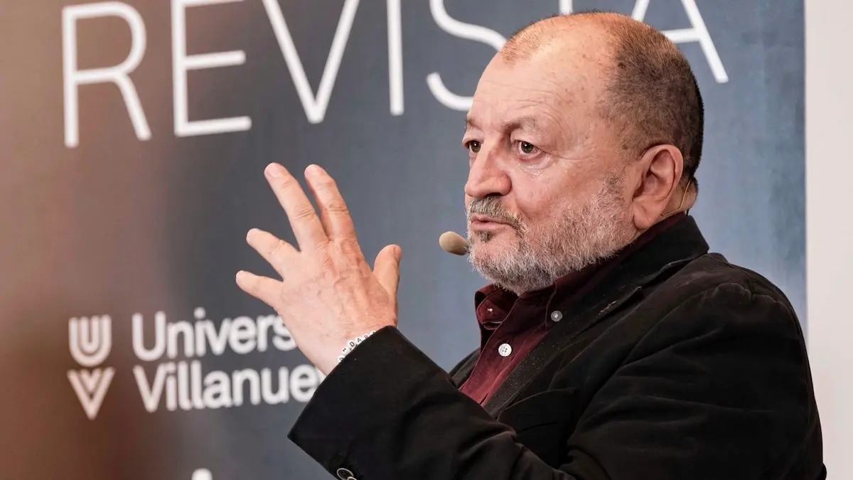 Alejandro Gándara, el 15/4/2026, en el Foro Nueva Revista. Foto: © Federico Marín Ballón 