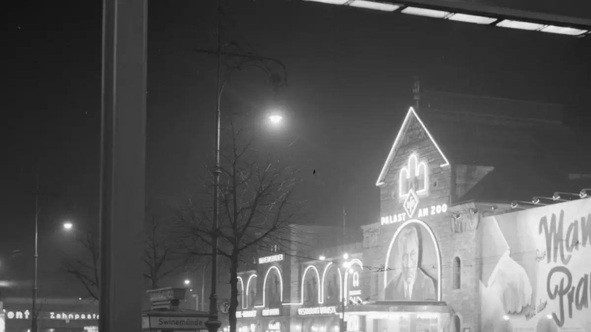 Berlín, Hardenbergstraße, 1 de enero de 1938. Fotografía de Willem van de Poll. Nationaal Archief de los Países Bajos, NL-HaNA 2.24.14.02 0 191-0463.