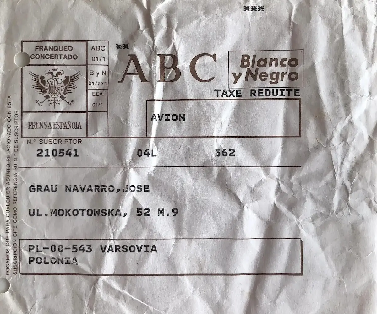 Faja de suscripción con la que llegaba el periódico ABC en papel a Mokotowska 52
